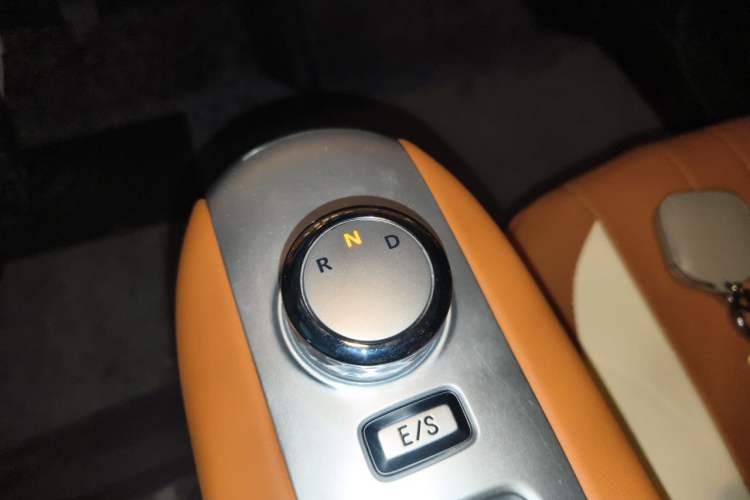 Used CHANGAN NEVO Lumin 2025 301km Honey Dew Edition Gear Lever