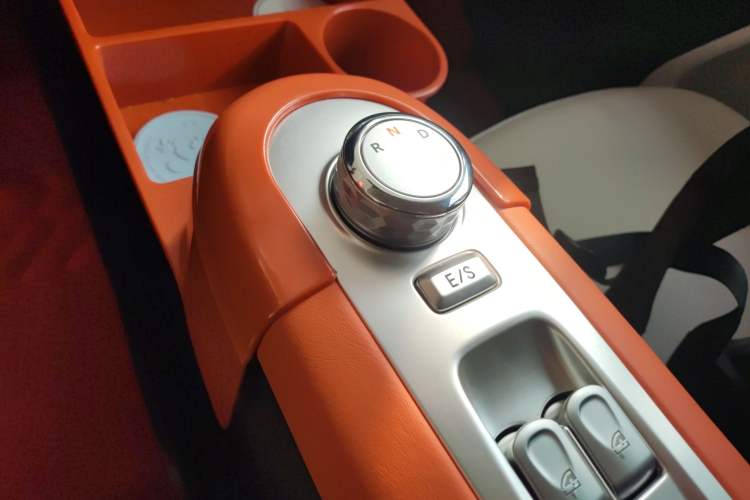 Used CHANGAN NEVO Lumin 2025 301km Honey Dew Edition Gear Lever