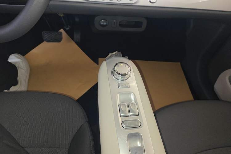 Used CHANGAN NEVO Lumin 2025 205 km Xiangqin Version Gear Lever