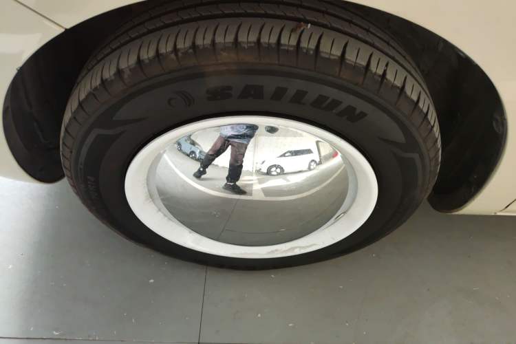 Used CHANGAN NEVO Lumin 2025 301km Honey Dew Edition Left Front Wheel Hub