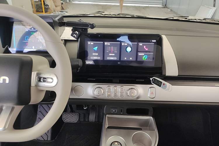 Used CHANGAN NEVO Lumin 2026 Model Treasure Edition 301km Cherished Beige Ningde Audio And AC Panel