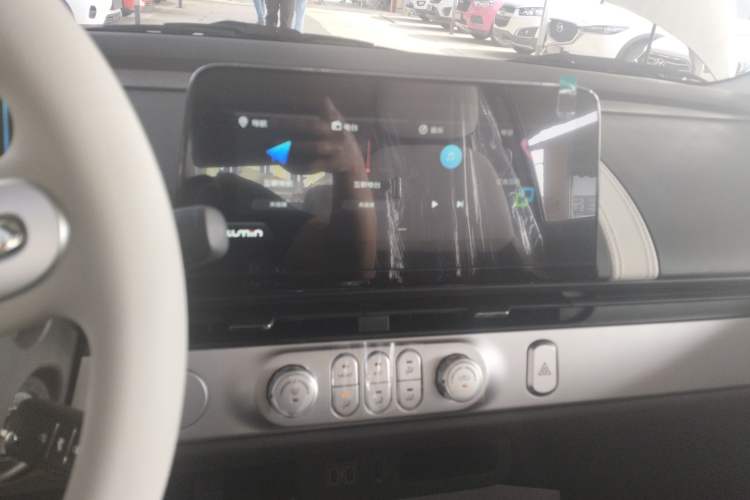 Used CHANGAN NEVO Lumin 2026 Model Treasure Edition 205km Beloved Beige Guoxuan Audio And AC Panel