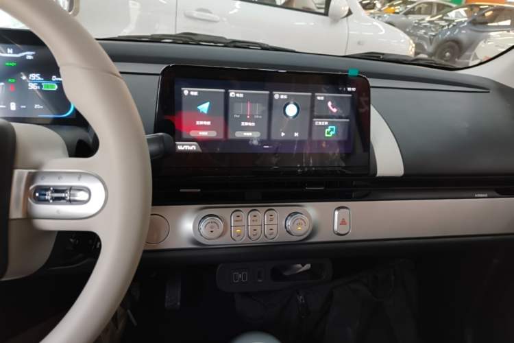 Used CHANGAN NEVO Lumin 2026 Model Treasure Edition 205km Passionate Beige Ningde Audio And AC Panel