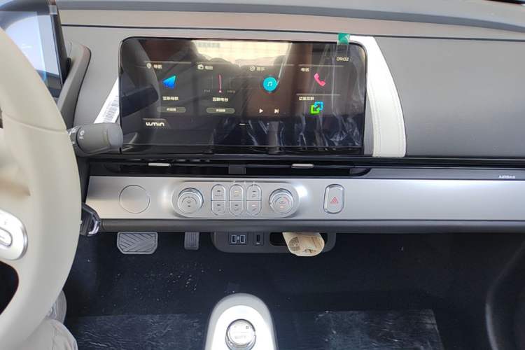 Used CHANGAN NEVO Lumin 2026 Model Treasure Edition 205km Passionate Beige Ningde Audio And AC Panel
