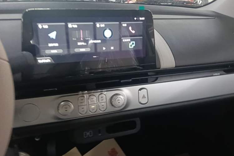 Used CHANGAN NEVO Lumin 2026 Model Treasure Edition 205km Passionate Beige Ningde Audio And AC Panel