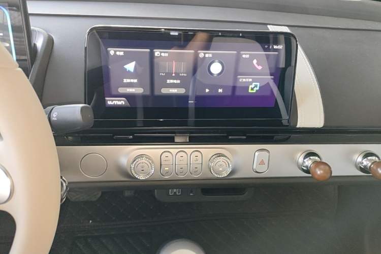 Used CHANGAN NEVO Lumin 2026 Model Treasure Edition 205km Passionate Beige Ningde Audio And AC Panel
