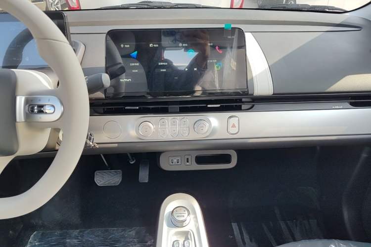 Used CHANGAN NEVO Lumin 2026 Model Treasure Edition 205km Passionate Beige Ningde Audio And AC Panel
