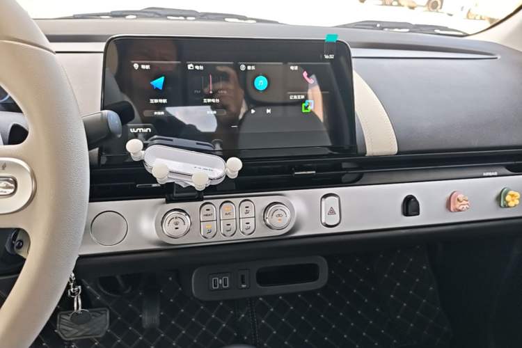 Used CHANGAN NEVO Lumin 2026 Model Treasure Edition 205km Passionate Beige Ningde Audio And AC Panel