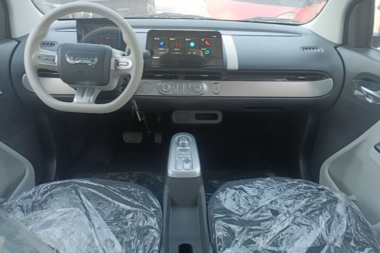 Used CHANGAN NEVO Lumin 2026 Model Treasure Edition 205km Passionate Beige Ningde Center Console