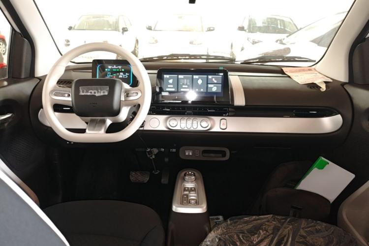 Used CHANGAN NEVO Lumin 2026 Model Treasure Edition 205km Passionate Beige Ningde Center Console