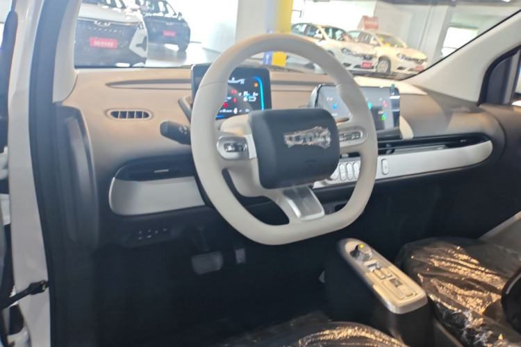 Used CHANGAN NEVO Lumin 2026 Model Treasure Edition 205km Passionate Beige Ningde Center Console