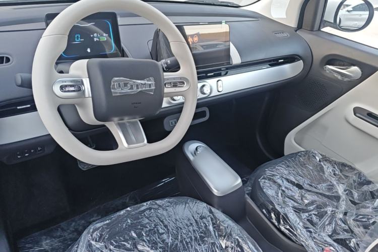 Used CHANGAN NEVO Lumin 2026 Model Treasure Edition 205km Passionate Beige Ningde Center Console