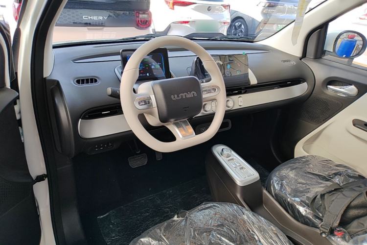Used CHANGAN NEVO Lumin 2026 Model Treasure Edition 205km Passionate Beige Ningde Center Console