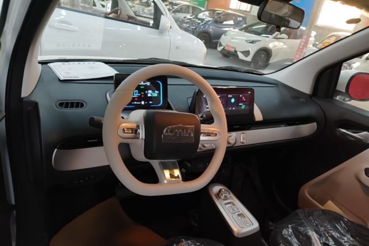 Used CHANGAN NEVO Lumin 2026 Model Treasure Edition 205km Passionate Beige Ningde Center Console
