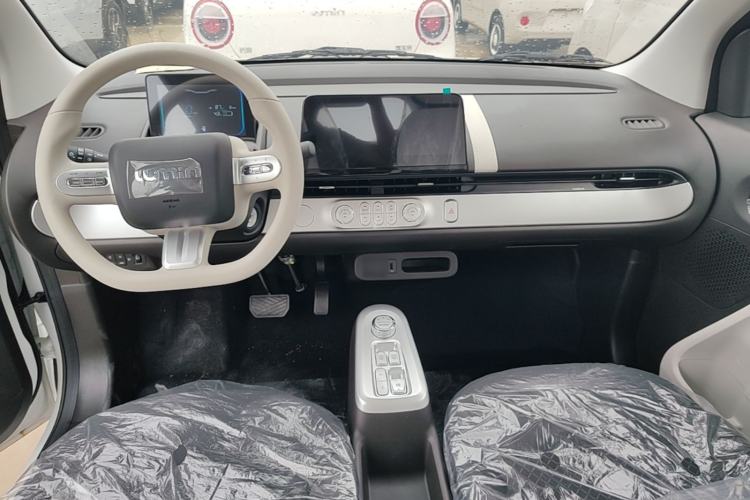 Used CHANGAN NEVO Lumin 2026 Model Treasure Edition 205km Passionate Beige Ningde Center Console