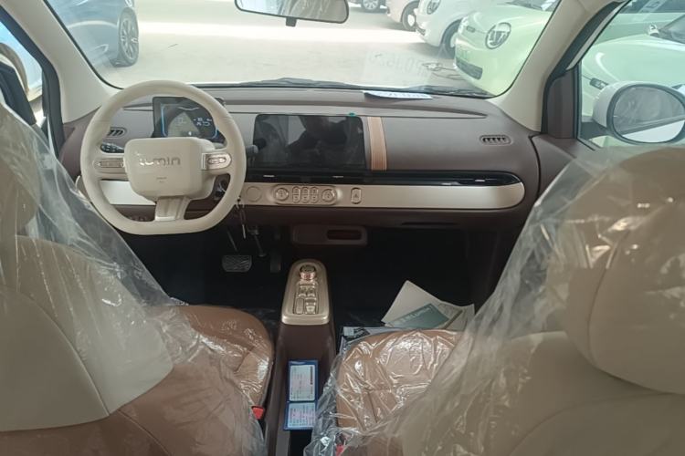 Used CHANGAN NEVO Lumin 2026 Model Treasure Edition 205km Passionate Beige Ningde Center Console