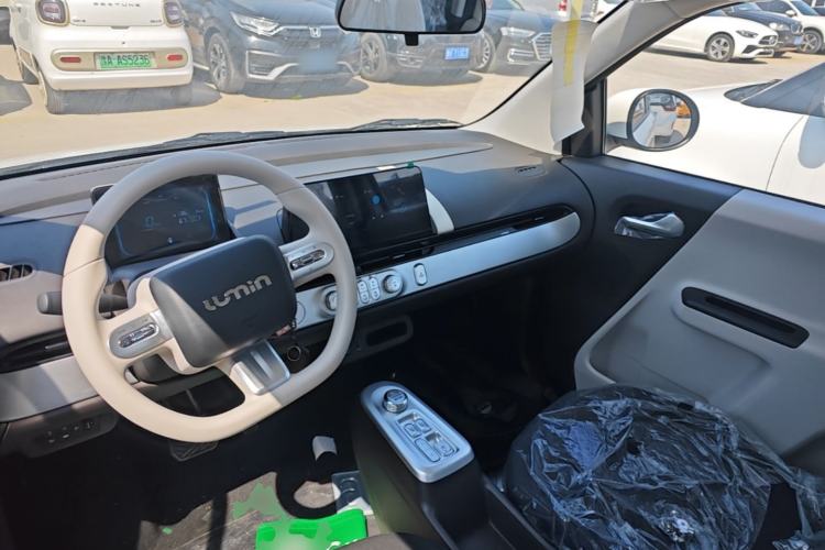 Used CHANGAN NEVO Lumin 2026 Model Treasure Edition 205km Passionate Beige Ningde Center Console