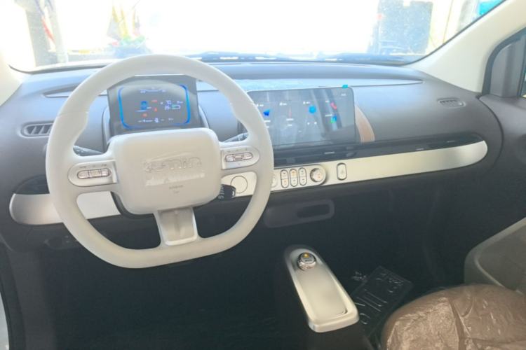 Used CHANGAN NEVO Lumin 2026 Model Treasure Edition 205km Passionate Beige Ningde Center Console