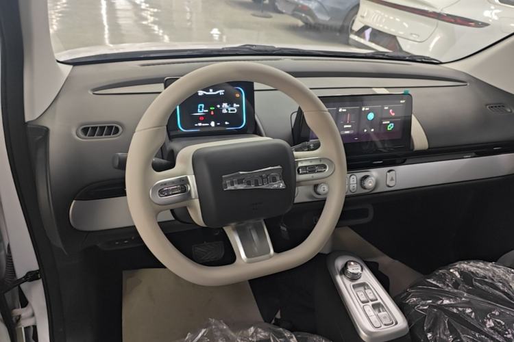 Used CHANGAN NEVO Lumin 2026 Model Treasure Edition 205km Passionate Beige Ningde Center Console