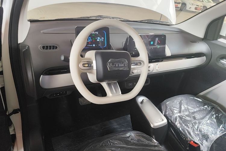 Used CHANGAN NEVO Lumin 2026 Model Treasure Edition 205km Passionate Beige Ningde Center Console