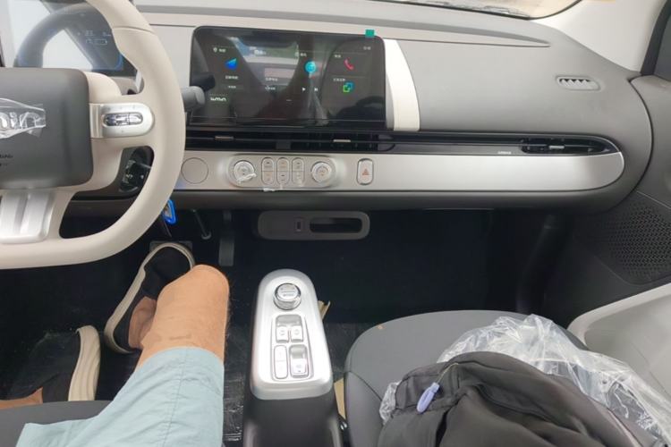 Used CHANGAN NEVO Lumin 2026 Model Treasure Edition 205km Passionate Beige Ningde Center Console