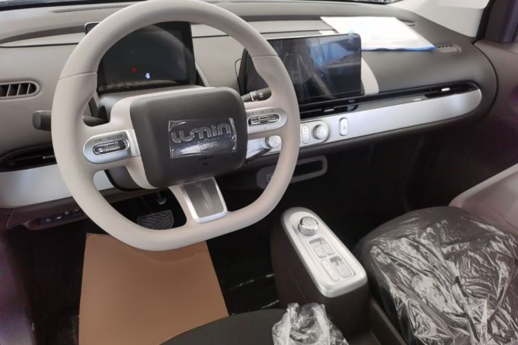 Used CHANGAN NEVO Lumin 2026 Model Treasure Edition 205km Passionate Beige Ningde Center Console