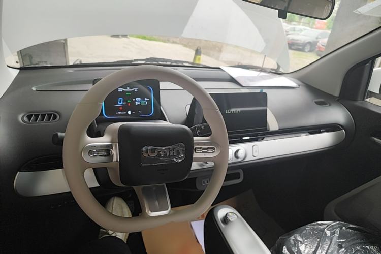 Used CHANGAN NEVO Lumin 2026 Model Treasure Edition 205km Passionate Beige Ningde Center Console