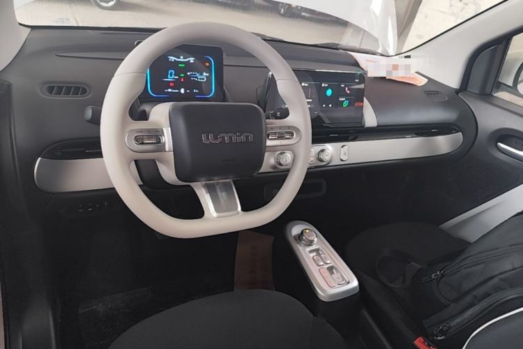Used CHANGAN NEVO Lumin 2026 Model Treasure Edition 205km Passionate Beige Ningde Center Console
