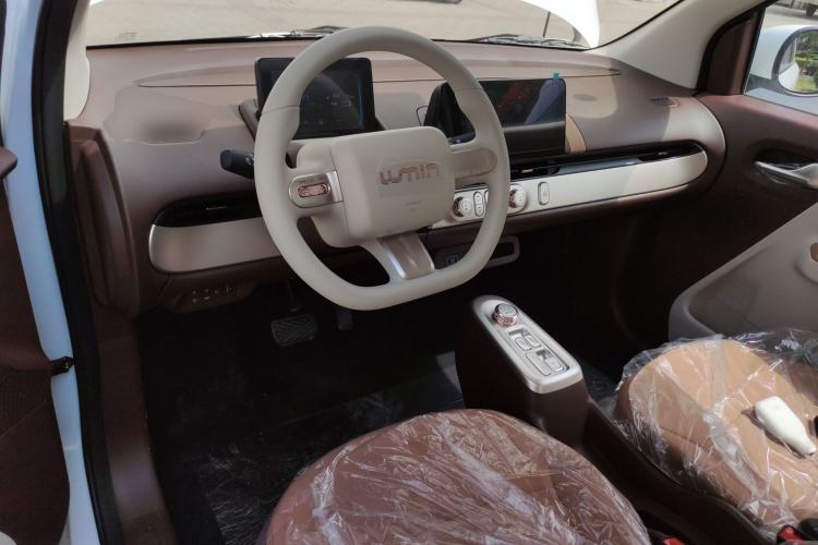 Used CHANGAN NEVO Lumin 2026 Model Treasure Edition 205km Passionate Beige Ningde Center Console