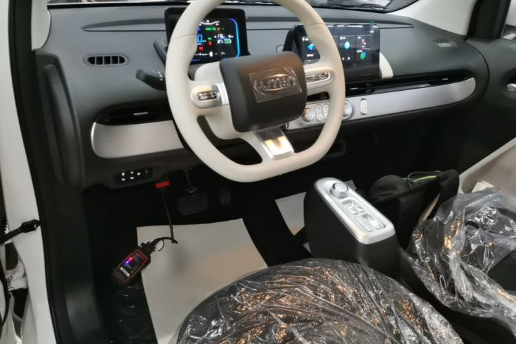 Used CHANGAN NEVO Lumin 2026 Model Treasure Edition 205km Passionate Beige Ningde Center Console