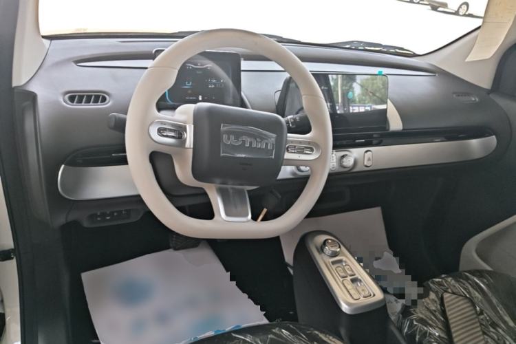 Used CHANGAN NEVO Lumin 2026 Model Treasure Edition 205km Passionate Beige Ningde Center Console
