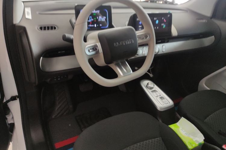 Used CHANGAN NEVO Lumin 2026 Model Treasure Edition 205km Passionate Beige Ningde Center Console