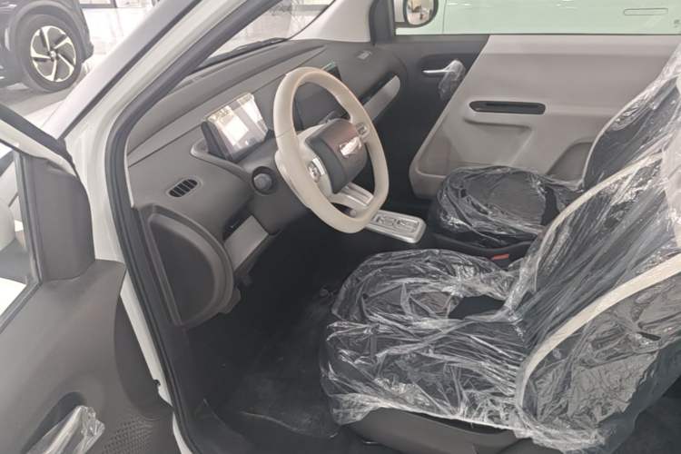Used CHANGAN NEVO Lumin 2026 Model Treasure Edition 205km Passionate Beige Ningde Driver Seat