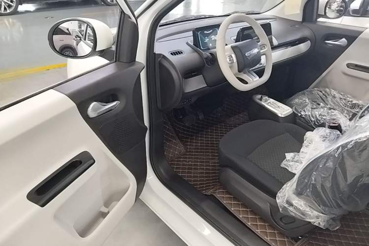 Used CHANGAN NEVO Lumin 2026 Model Treasure Edition 205km Passionate Beige Ningde Driver Seat