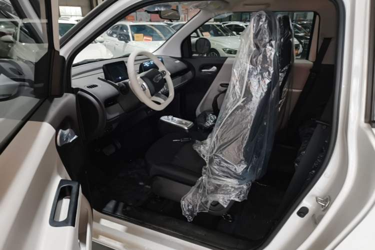 Used CHANGAN NEVO Lumin 2026 Model Treasure Edition 205km Passionate Beige Ningde Driver Seat