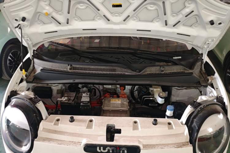 Used CHANGAN NEVO Lumin 2026 Model Treasure Edition 205km Passionate Beige Ningde Engine Bay