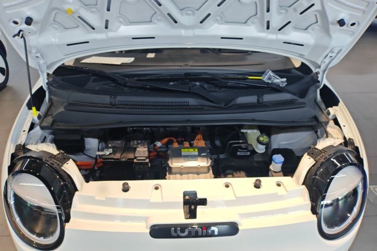 Used CHANGAN NEVO Lumin 2026 Model Treasure Edition 205km Passionate Beige Ningde Engine Bay
