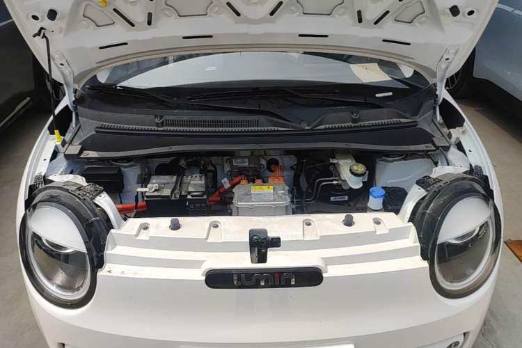 Used CHANGAN NEVO Lumin 2026 Model Treasure Edition 205km Passionate Beige Ningde Engine Bay
