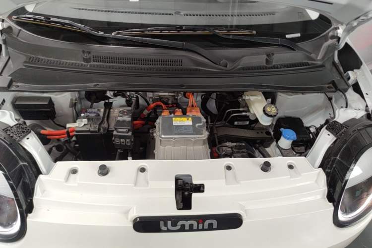 Used CHANGAN NEVO Lumin 2026 Model Treasure Edition 205km Passionate Beige Ningde Engine Bay