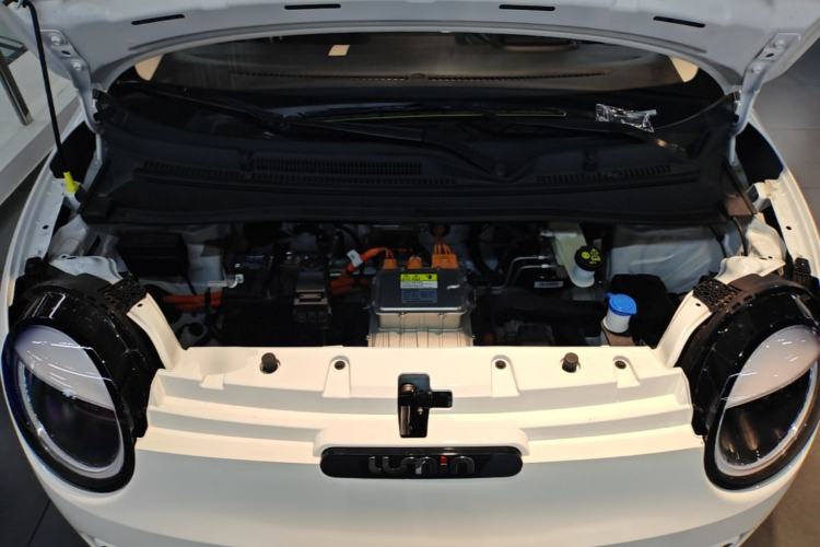 Used CHANGAN NEVO Lumin 2026 Model Treasure Edition 205km Passionate Beige Ningde Engine Bay