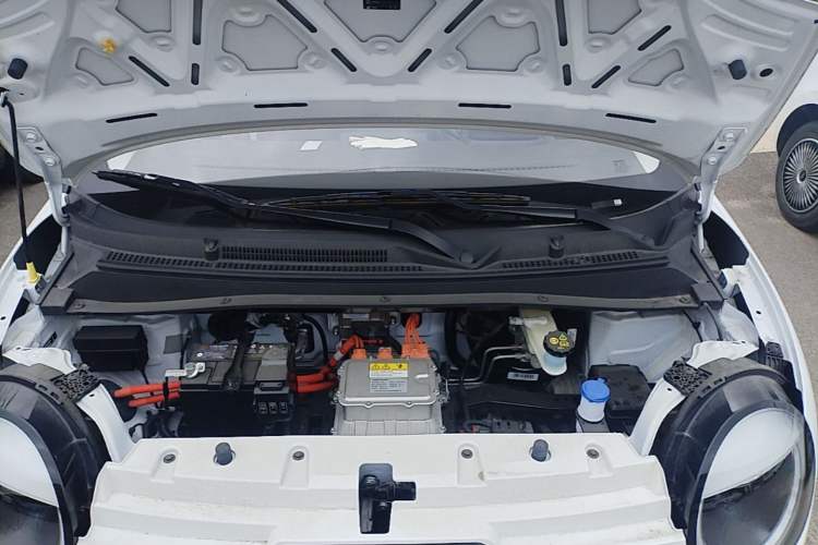 Used CHANGAN NEVO Lumin 2026 Model Treasure Edition 205km Passionate Beige Ningde Engine Bay