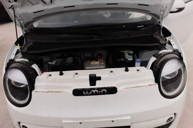 Used CHANGAN NEVO Lumin 2026 Model Treasure Edition 205km Passionate Beige Ningde Engine Bay