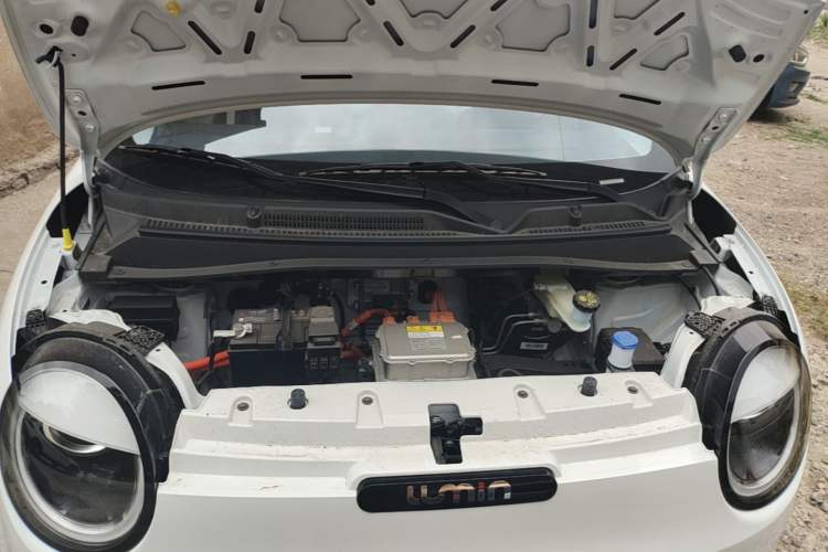 Used CHANGAN NEVO Lumin 2026 Model Treasure Edition 205km Passionate Beige Ningde Engine Bay
