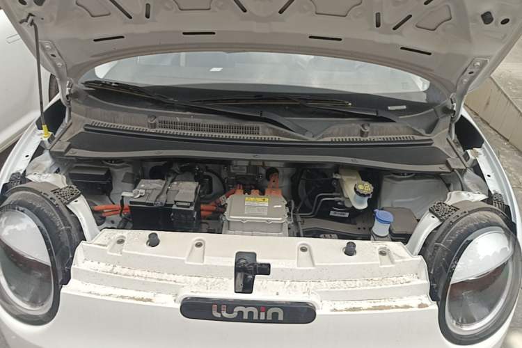 Used CHANGAN NEVO Lumin 2026 Model Treasure Edition 205km Beloved Beige Guoxuan Engine Bay