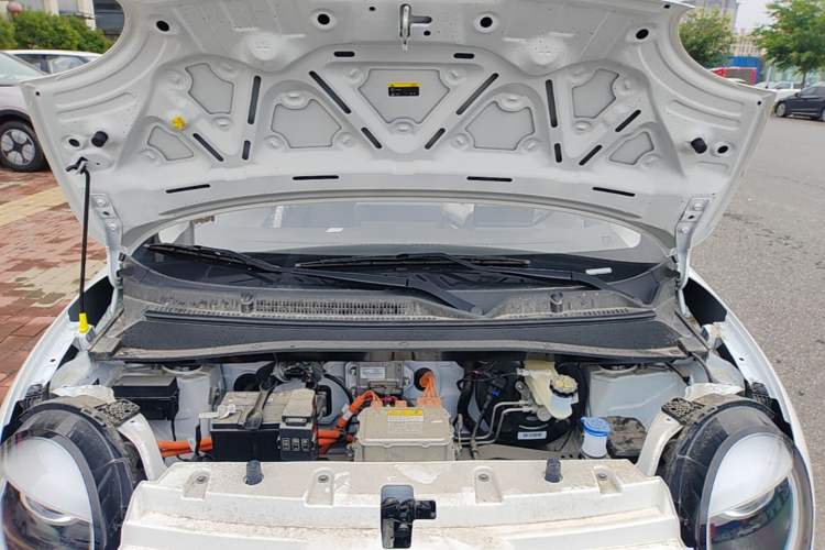 Used CHANGAN NEVO Lumin 2026 Model Treasure Edition 205km Passionate Beige Ningde Engine Bay