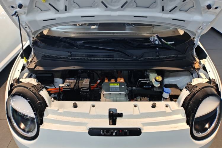 Used CHANGAN NEVO Lumin 2026 Model Treasure Edition 205km Passionate Beige Ningde Engine Bay
