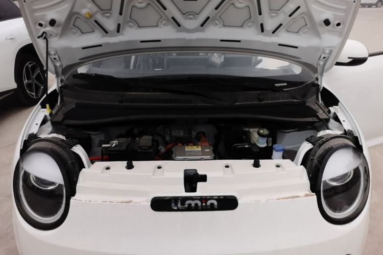 Used CHANGAN NEVO Lumin 2026 Model Treasure Edition 205km Passionate Beige Ningde Engine Bay