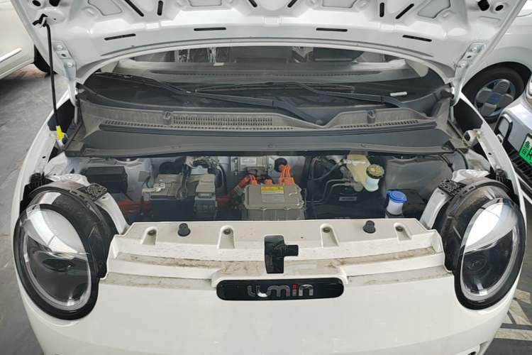 Used CHANGAN NEVO Lumin 2026 Model Treasure Edition 205km Passionate Beige Ningde Engine Bay