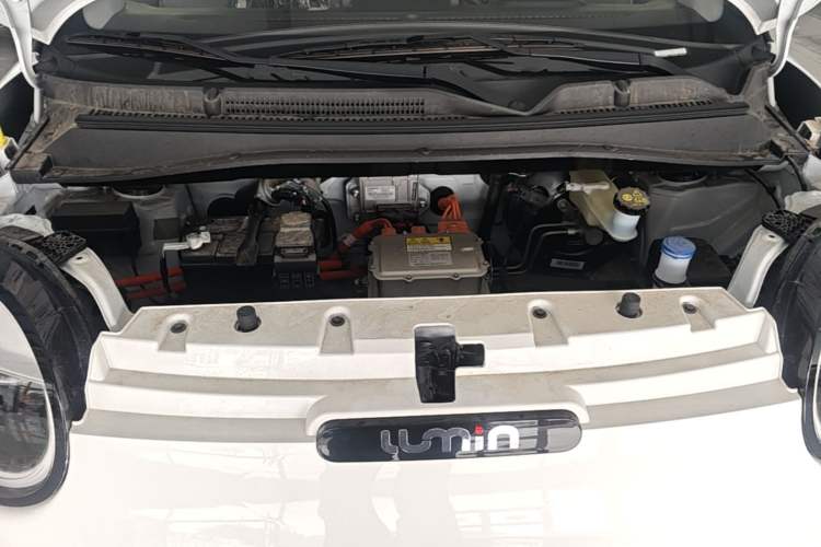 Used CHANGAN NEVO Lumin 2026 Model Treasure Edition 205km Passionate Beige Ningde Engine Bay
