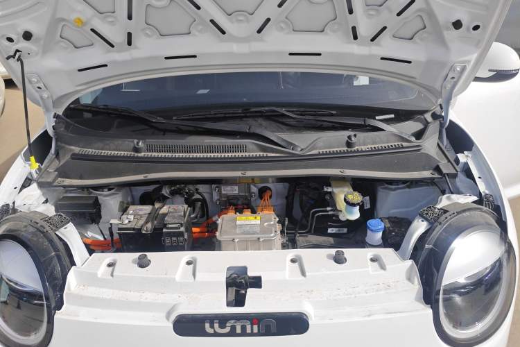 Used CHANGAN NEVO Lumin 2026 Model Treasure Edition 205km Passionate Beige Ningde Engine Bay